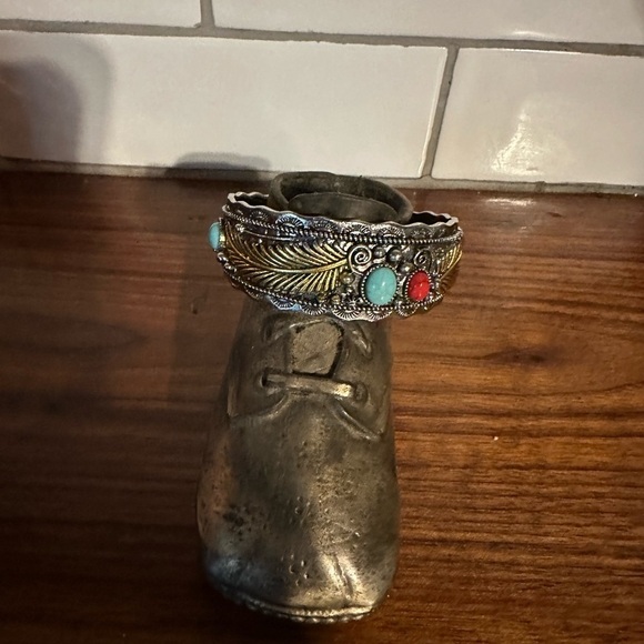 Silver tone faux turquoise bracelet. You would never know it! Nice and weighted - Picture 8 of 11